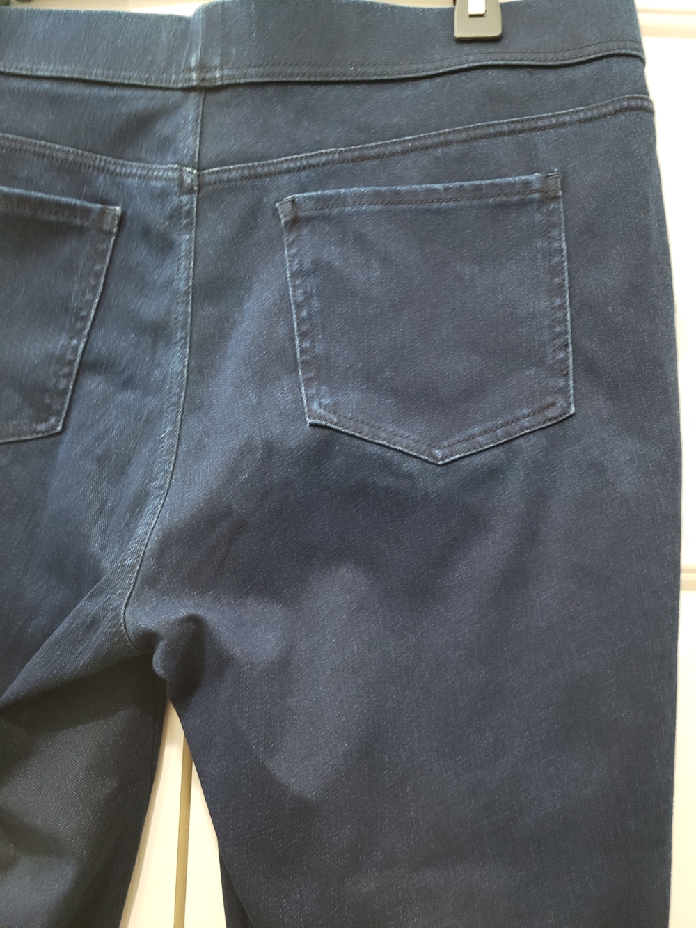 Time & Tru Women's Dark Blue Stretch Denim Cropped Capri Pull On Jeans - Picture 4 of 11
